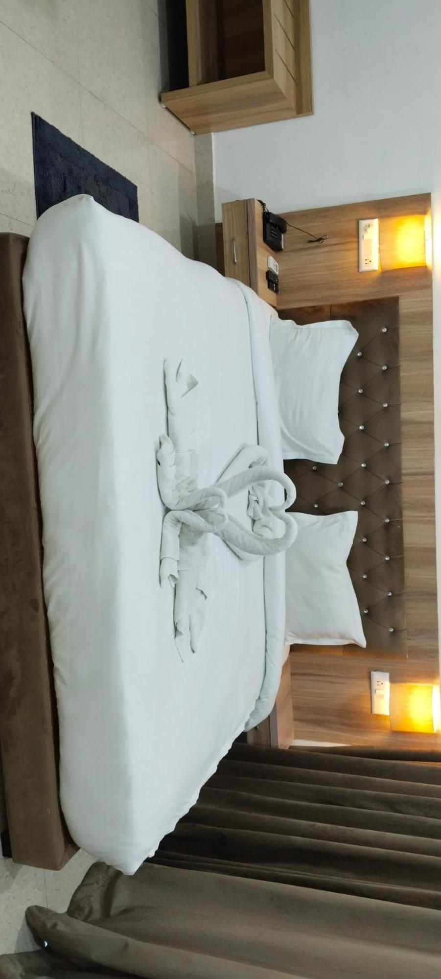 Hotel Lakeview By Bookingcare Chhatarpur Buitenkant foto