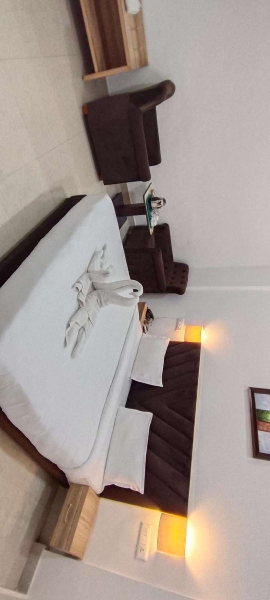 Hotel Lakeview By Bookingcare Chhatarpur Buitenkant foto
